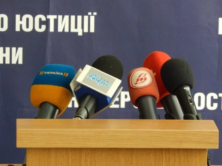 FOTO_ZMI_ILYuSTRATsIY--NE-e1525428277509