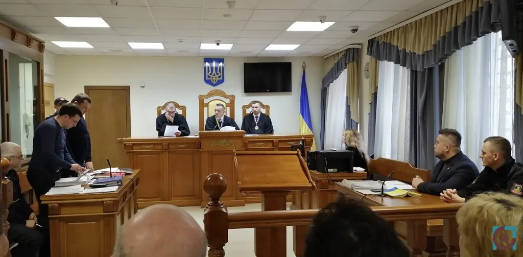 суд екскаватор