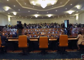 Волинська обласна рада 8 скликання голосування сесійна зала