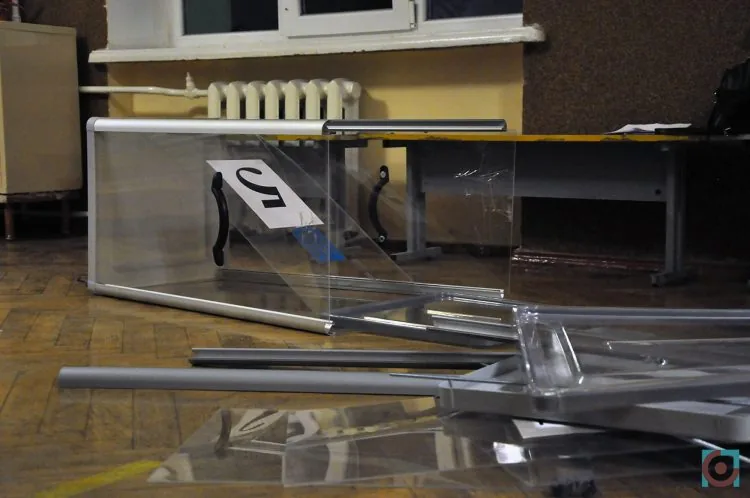 вибори виборча дільниця урни для голосування