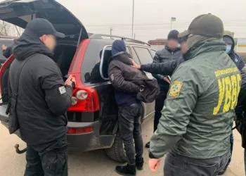 Затриманого на хабарі прикордонника оштрафують на 17 тисяч