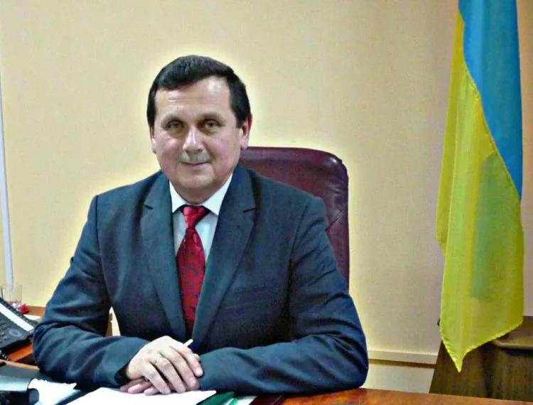 Директор пенсійного фонду у Волинській області преміював дружину брата