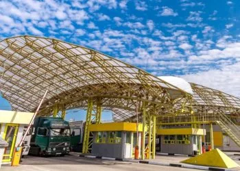 Закрили провадження щодо 23 волинських митників, яких підозрювали у контрабанді та корупції