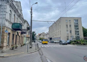 вулиця Богдана Хмельницького тротуар Луцьк