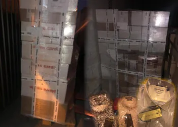 Головне контрабанда Pierre Cardin