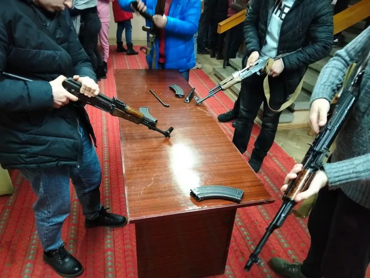 курси поводження зі зброєю Луцьк автомати