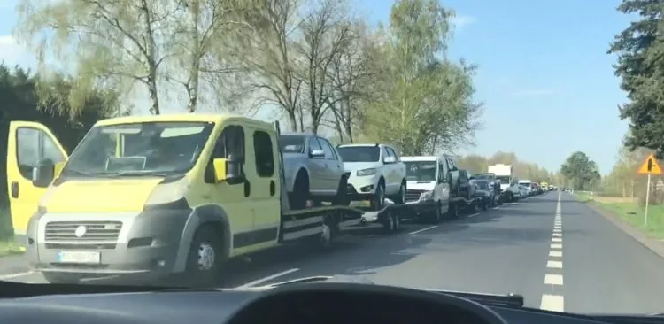 черга на розмитнення на кордоні