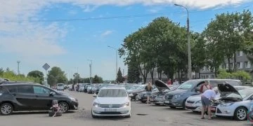 луцький авторинок