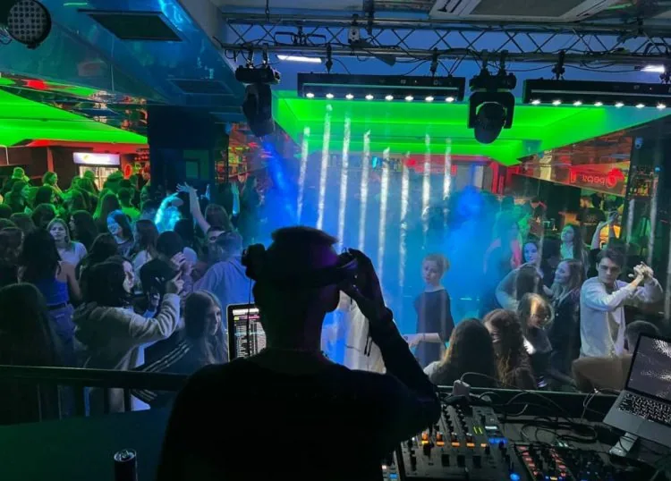 вечеріка Версаль День студента 2022 1 (3)