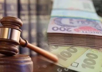 гроші борг суд молоток