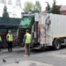 Сміттєвоз Івеко і комунальники Луцьк