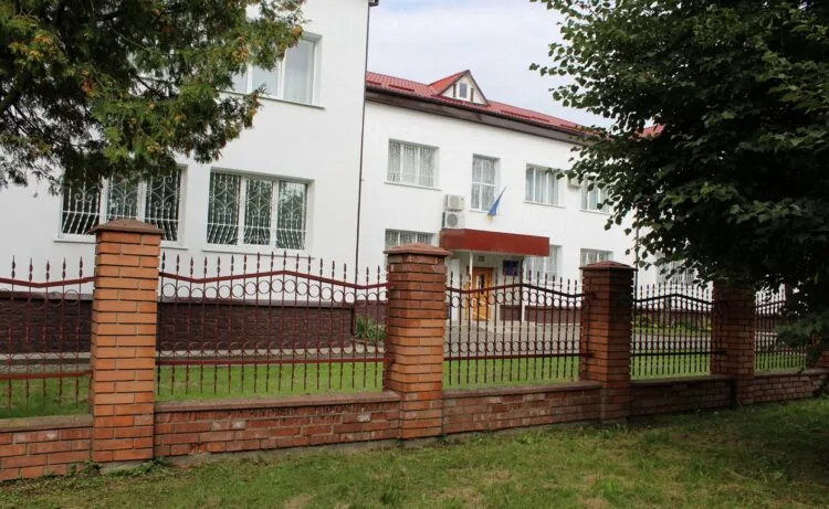 У Нововолинську суд оштрафував директорів двох комунальних закладів за конфлікт інтересів. Фото – Нововолинський міський суд.