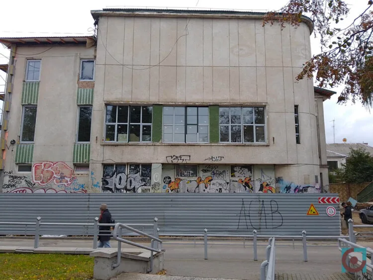 Реставрація кінотеатру Батьківщина під центр для бізнесу