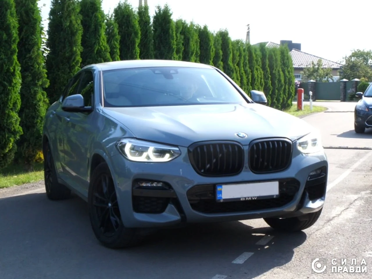 Автомобіль BMW X4 Мар'яни Кватирко