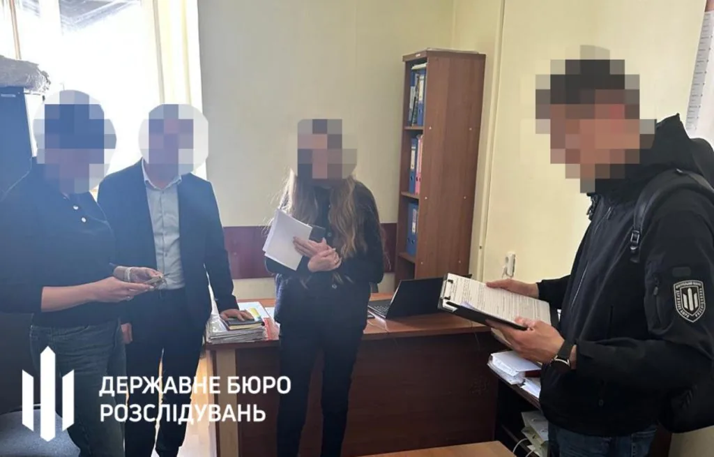 Посадовець Держохорони праці захотів 5 тисяч доларів хабаря і попався ДБР (не розслідував загибель неповнолітнього унаслідок пожежі)