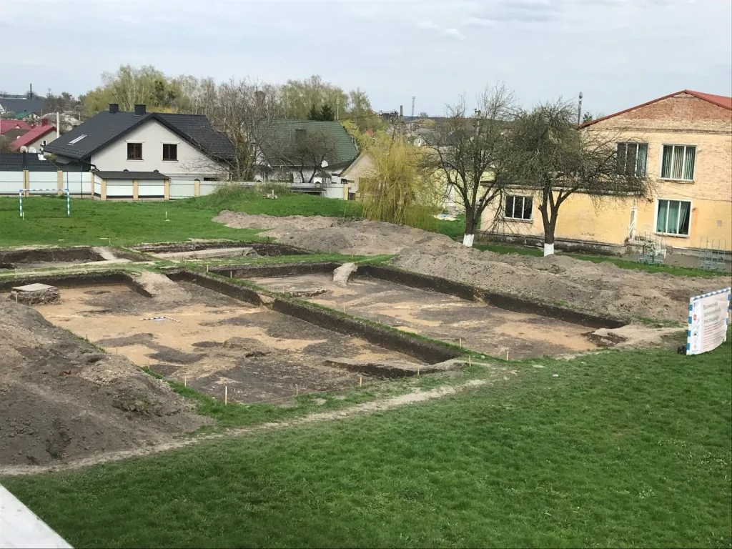 Розкопки в історичному місці Володимира провели перед будівництвом навчального корпусу ліцею ім. О. Цинкаловського.