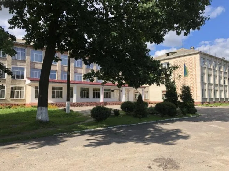 Ліцей у Ратному досі не має власного укриття. Його почнуть зводити улітку 2025-го.