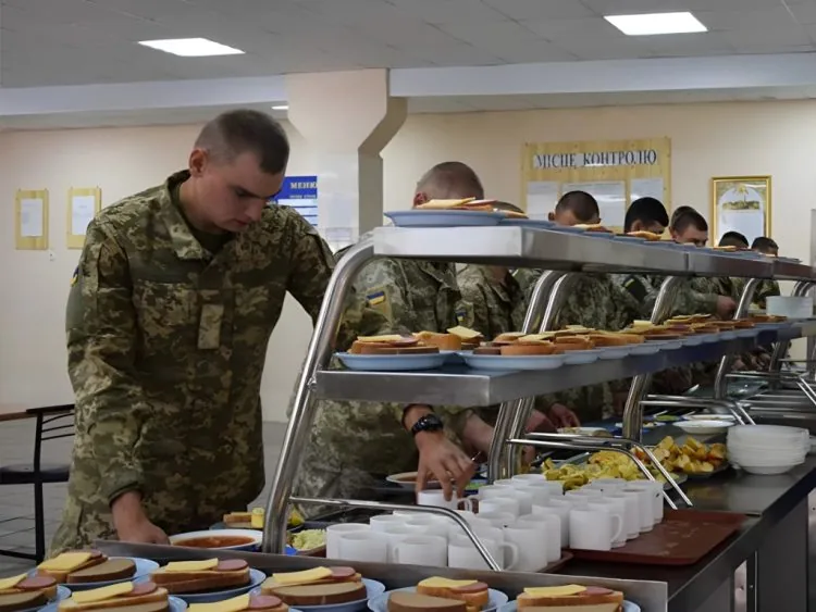 Харчування військових