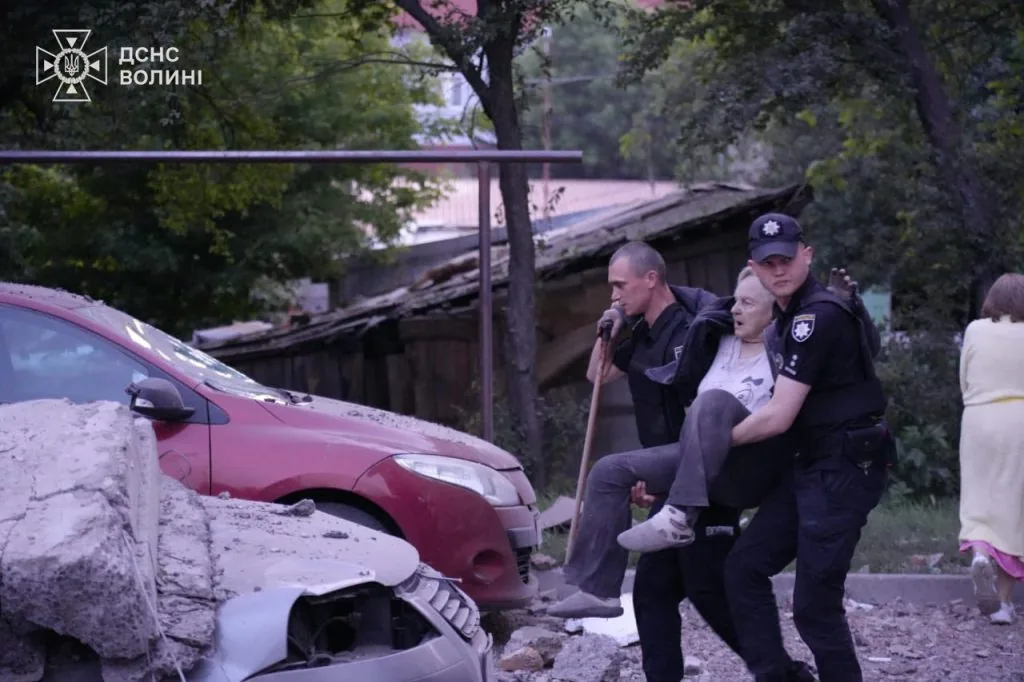 Наслідки російської атаки на Луцьк 6 червня 2025 року. Джерело: https://www.facebook.com/dsnsVol