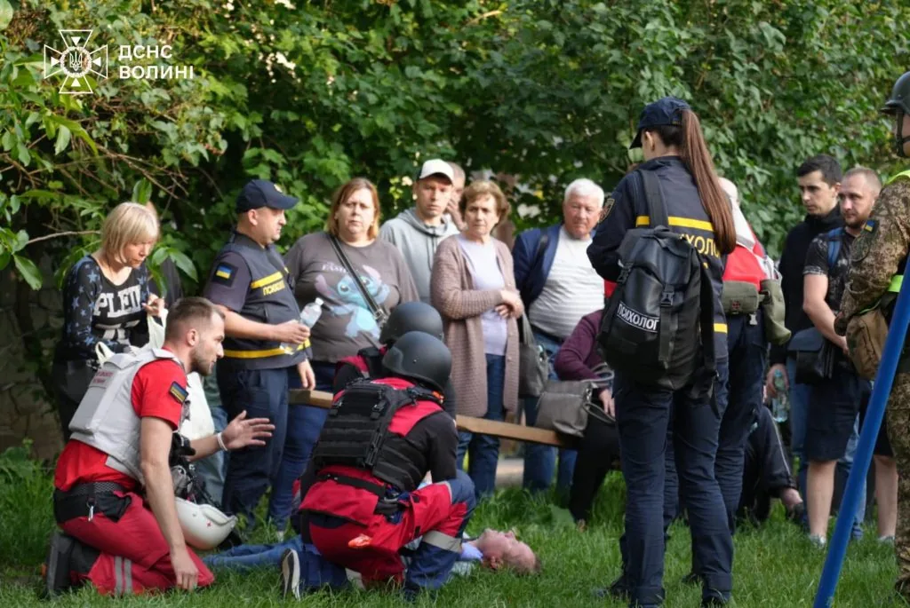 Наслідки російської атаки на Луцьк 6 червня 2025 року. Джерело: https://www.facebook.com/dsnsVol