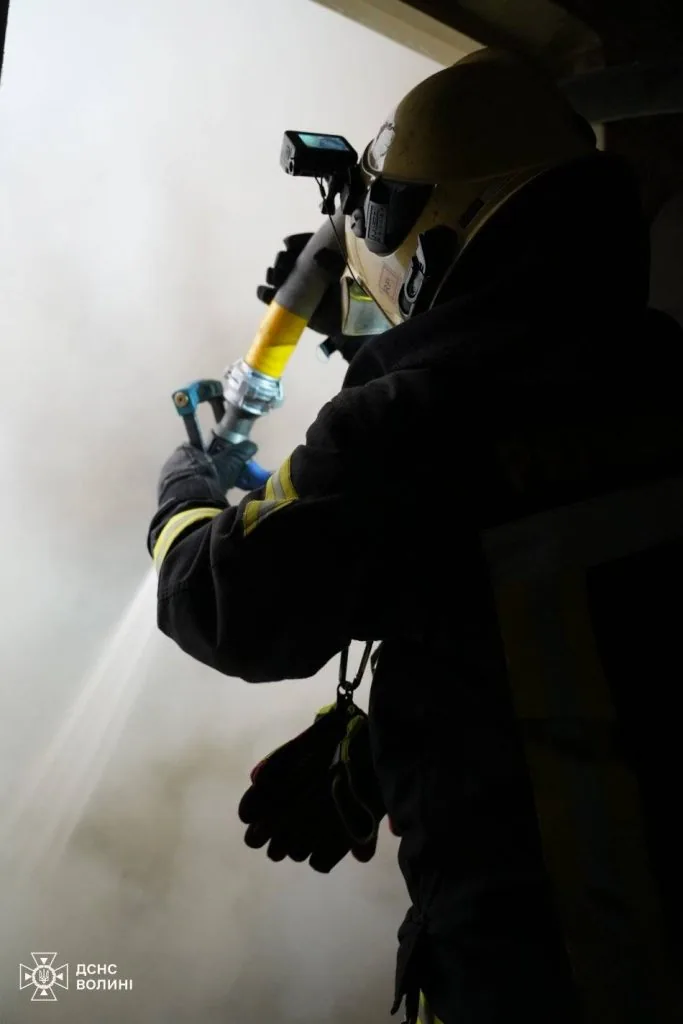 Наслідки російської атаки на Луцьк 6 червня 2025 року. Джерело: https://www.facebook.com/dsnsVol