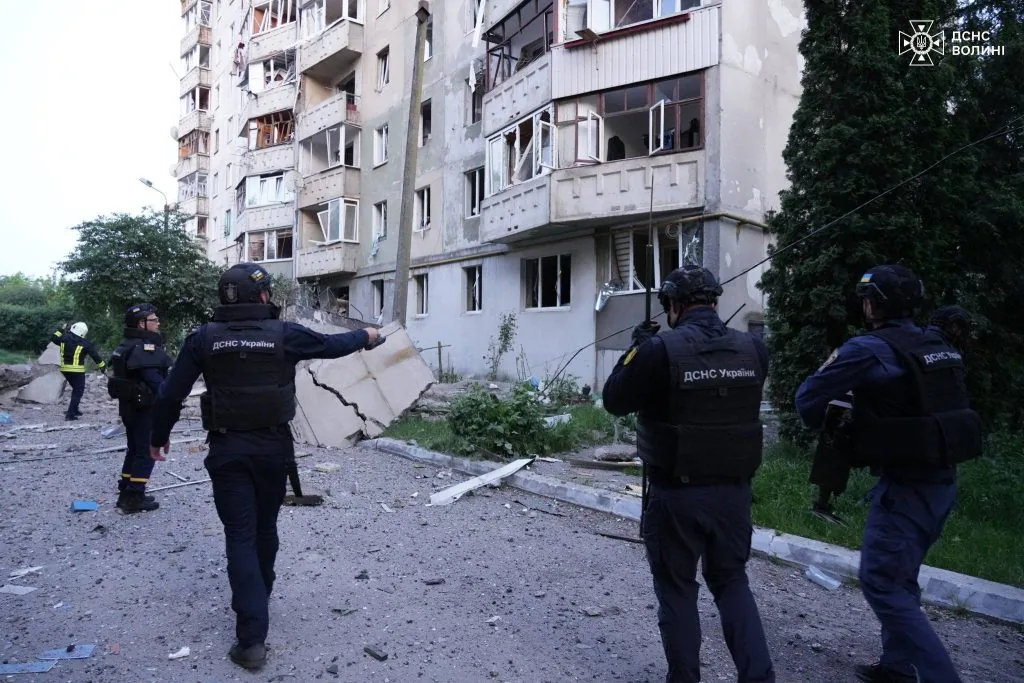 Наслідки російської атаки на Луцьк 6 червня 2025 року. Джерело: https://www.facebook.com/dsnsVol