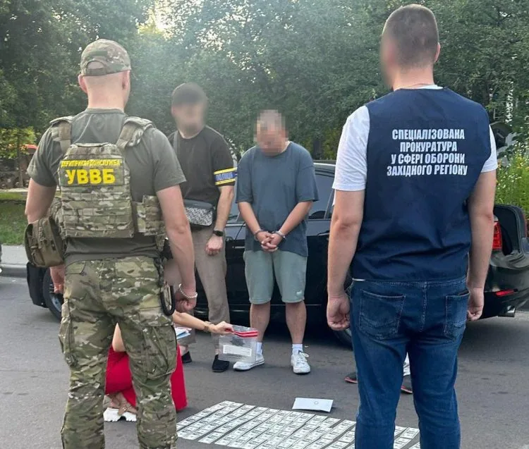 Затримання за схему переправлення за кордон