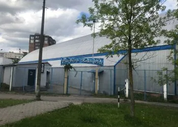 Льодову арену на Чорновола, 3 згідно з новим ДПТ замінять на 9-поверхівку.