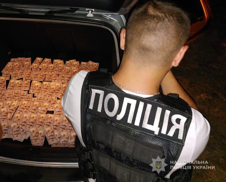 Затримання волонтера БФ «Добра справа» Віталія Мельника. Фото із сайту vl.npu.gov.ua 2