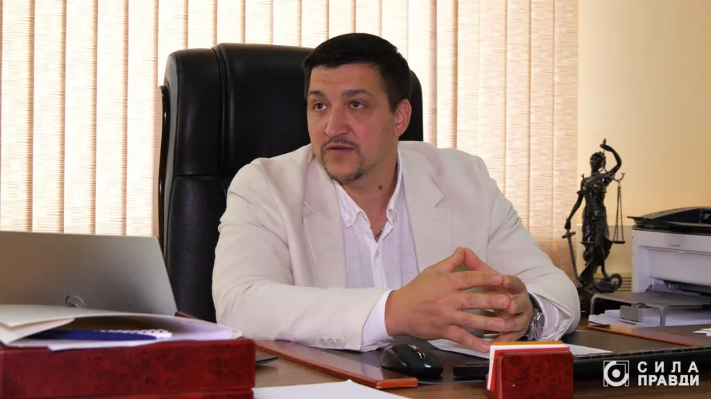 Суддя-спікер Луцького міськрайонного суду Андрій Подзіров. Організатори схем переправлень ухилянтів за кордон 2