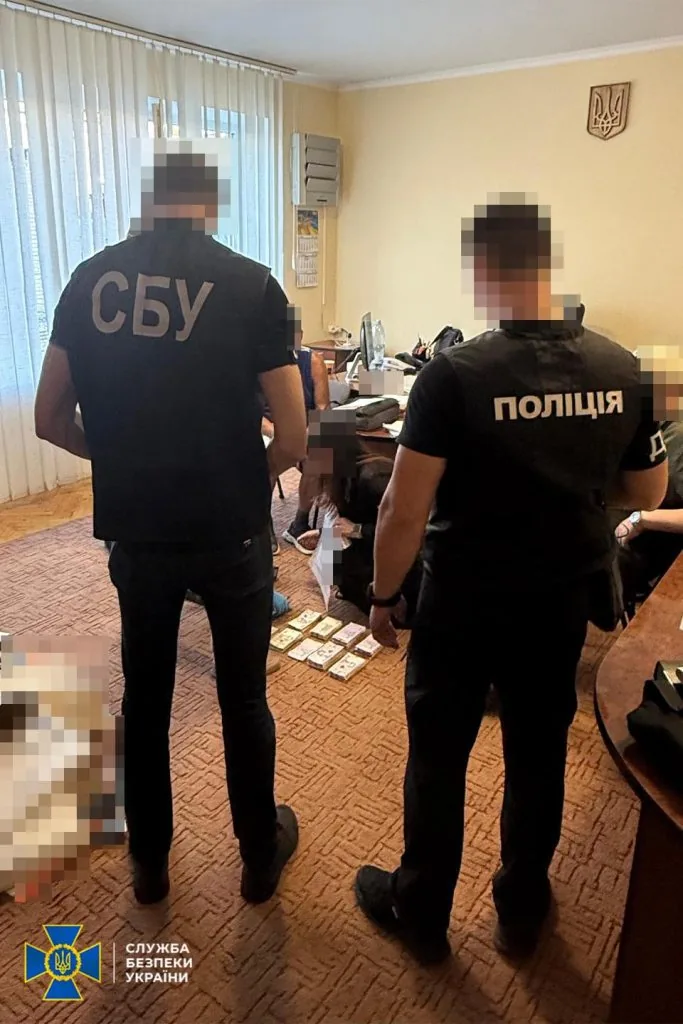 Викрили групу посадовців-хабарників офісу водних ресурсів. 6.08.2025