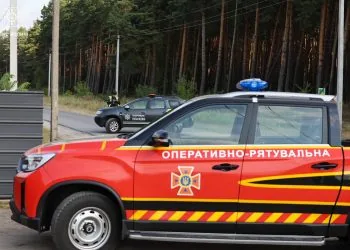 У Луцьку під час ворожої атаки 21 серпня одна людина отримала травми. Фото ДСНС у Волинській області