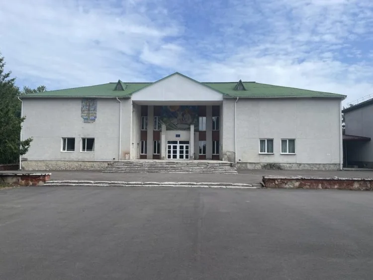 Реконструкція їдальні навчально-оздоровчого комплексу. Волинського обласного ліцею з посиленою військово-фізичною підготовкою ім. Героїв Небесної Сотні на вул. Володимирській, 137 у м. Ковелі. Джерело: dream.gov.ua.