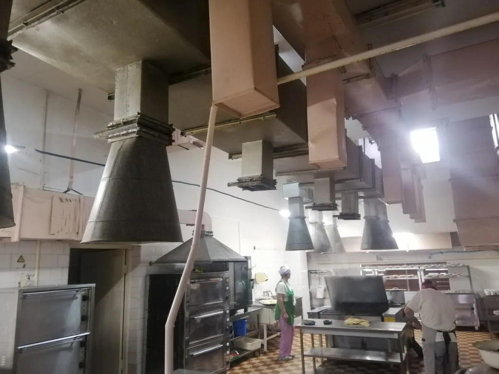 Реконструкція їдальні навчально-оздоровчого комплексу. Волинського обласного ліцею з посиленою військово-фізичною підготовкою ім. Героїв Небесної Сотні на вул. Володимирській, 137 у м. Ковелі. Джерело: dream.gov.ua.