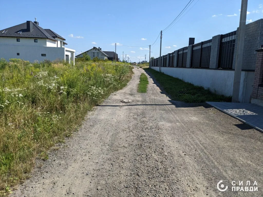 Вулиця Набережна 10 у Боратині