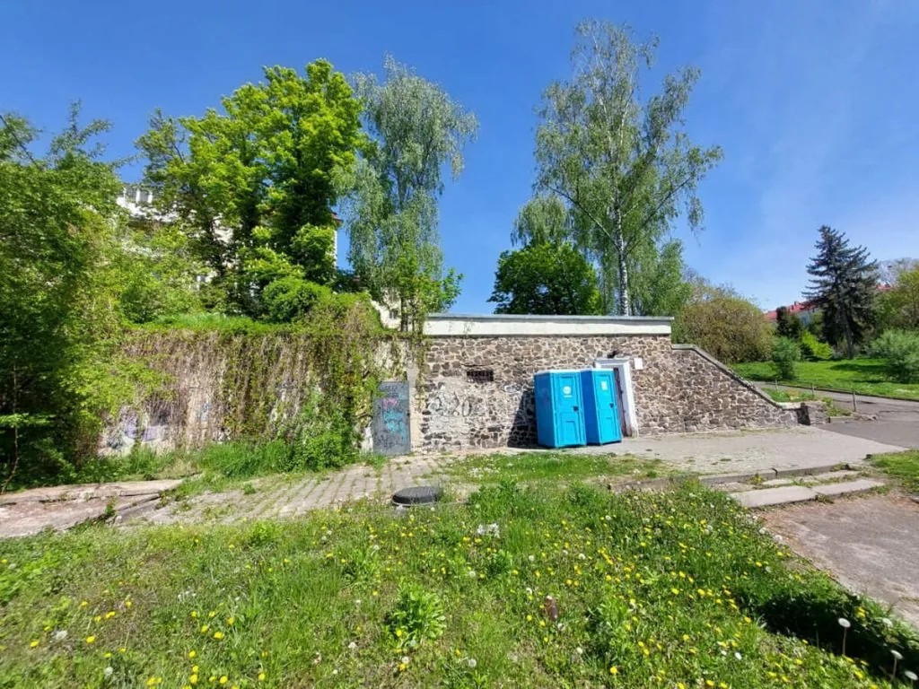 Будівлю громадської вбиральні в центрі Луцька продали з аукціону