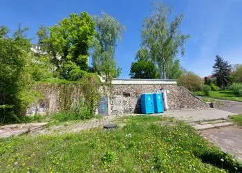 Будівлю громадської вбиральні в центрі Луцька продали з аукціону