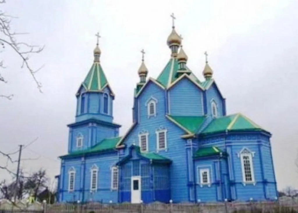 «Святодухівська церква» у селі Олеськ Джерело: decerkva.org.ua