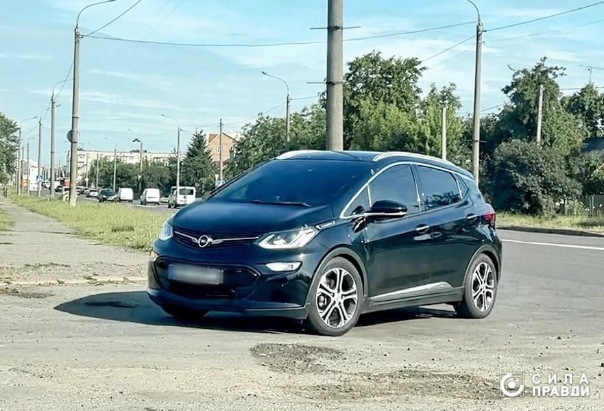 Opel Ampera-e, який належить Олегові Кивлюку.