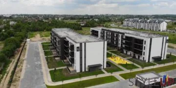 Перші дві багатоповерхівки ЖК «StyleUp» поблизу вулиці Теремнівської у Луцьку (територіально с. Липини), 2021 рік. Скриншот з відео Youtube-каналу «StyleUP»