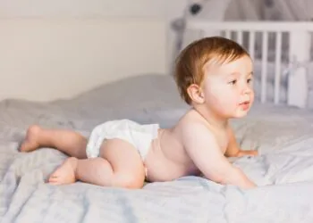 немовля, підгузки, дитина