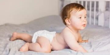 немовля, підгузки, дитина