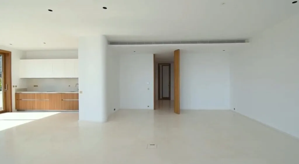 youtube.com/@SergeySander. Апартаменти Світлани Івахів у Монако.