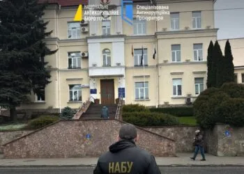 Хабар 30 тисяч доларів Федіку і Вітіву, Фото НАБУ і САП