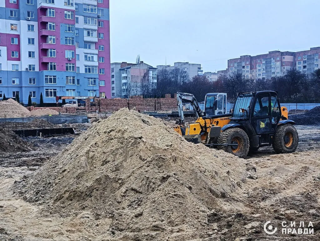 Ветеранський простір на вулиці Конякіна у Луцьку, який мав запрацювати до грудня, добудовуватимуть ще й наступного року