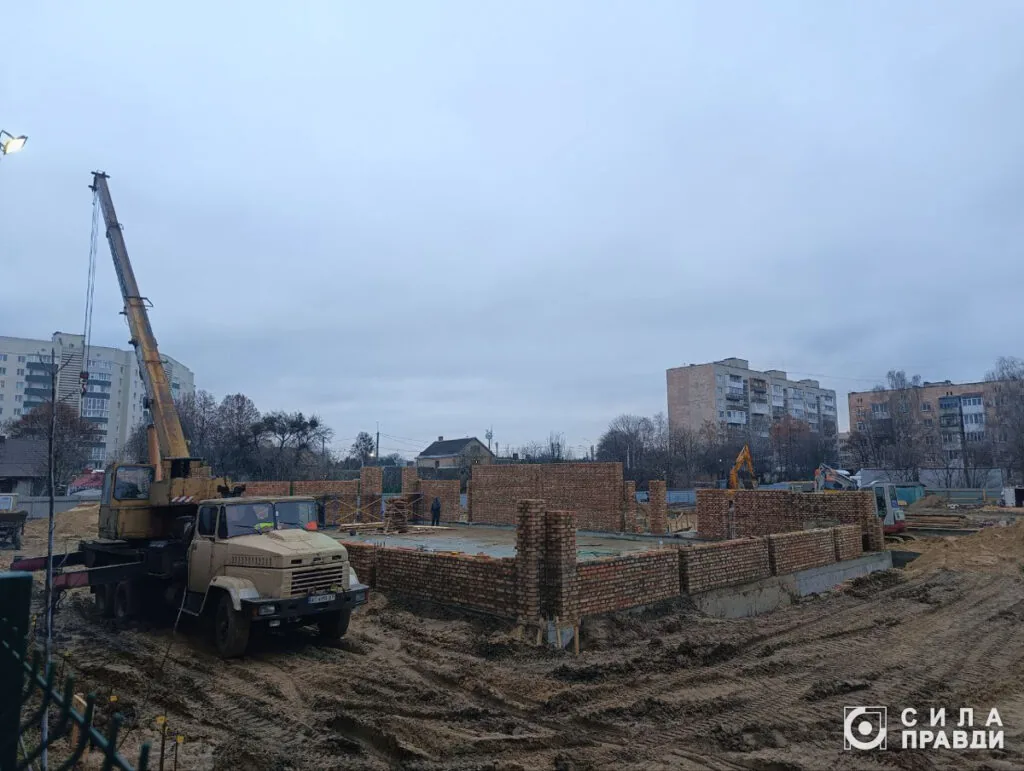 Ветеранський простір на вулиці Конякіна у Луцьку, який мав запрацювати до грудня, добудовуватимуть ще й наступного року