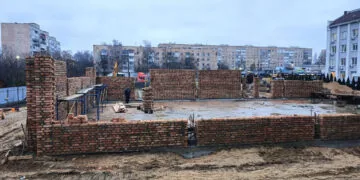 Ветеранський простір на вулиці Конякіна у Луцьку, який мав запрацювати до грудня, добудовуватимуть ще й наступного року