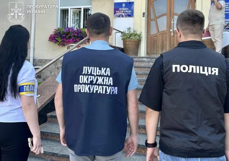 Директора департаменту молоді й спорту Захожого судять за нераціональні додаткові угоди про здорожчання електрики