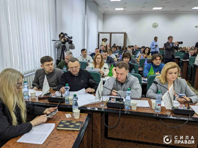 Сесія Луцької міської ради, депутати, 22.12.2025