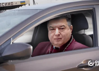 Втекти за кордон ексголові Конституційного Суду Тупицькому допоміг прикордонник з Волині.